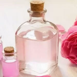 गुलाब जल के फायदे चेहरे के लिए