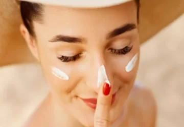 बॉडी लोशन लगाने के फायदे